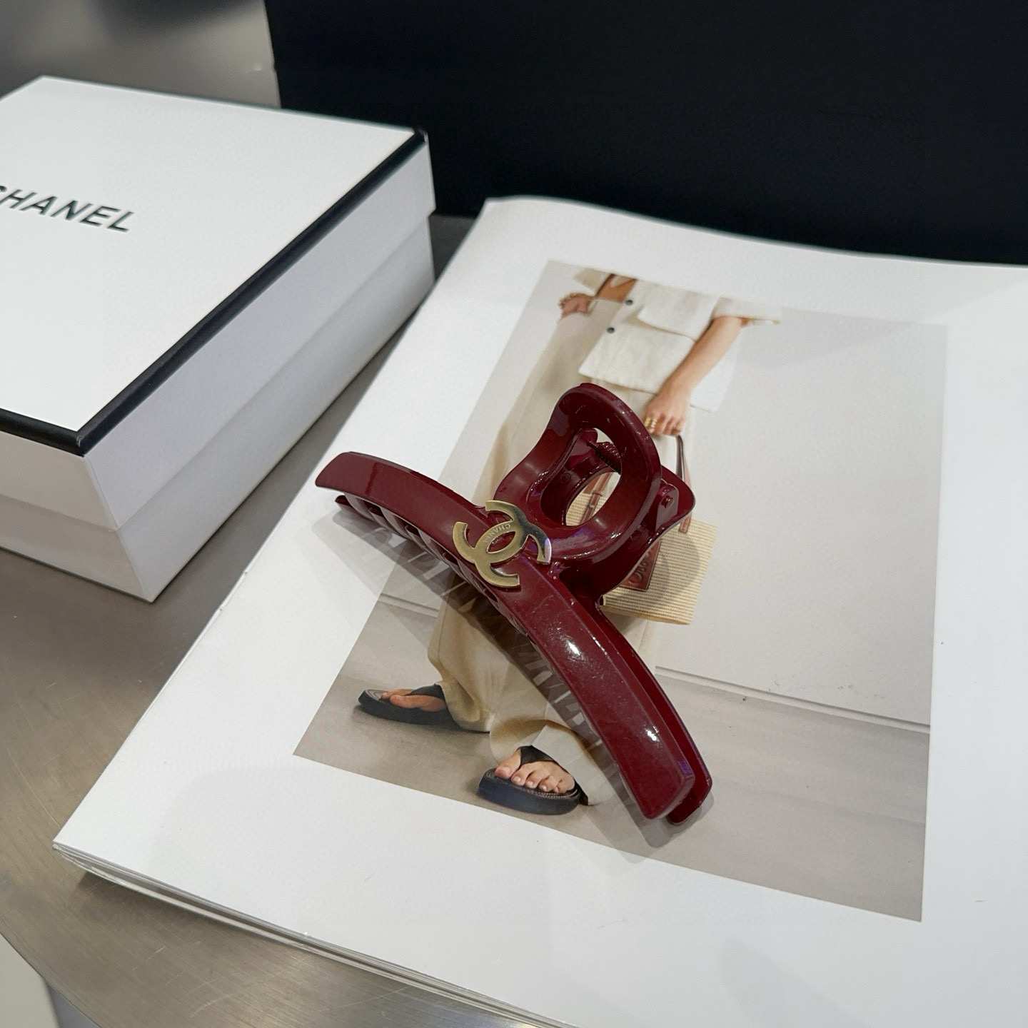 🎁配包装盒Chanel (香奈儿)最新款小香抓夹．超级好看！名媛范儿十足，小仙女必备…