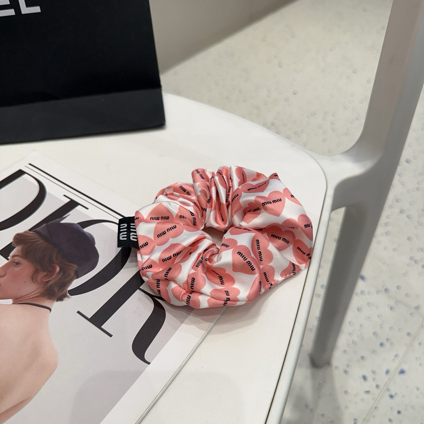 🎁配包装盒miumiu新款爱心桃发圈 简单优雅，实用百搭，值得入手！