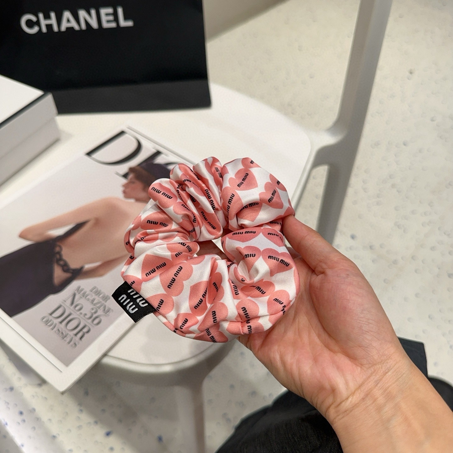 🎁配包装盒miumiu新款爱心桃发圈 简单优雅，实用百搭，值得入手！