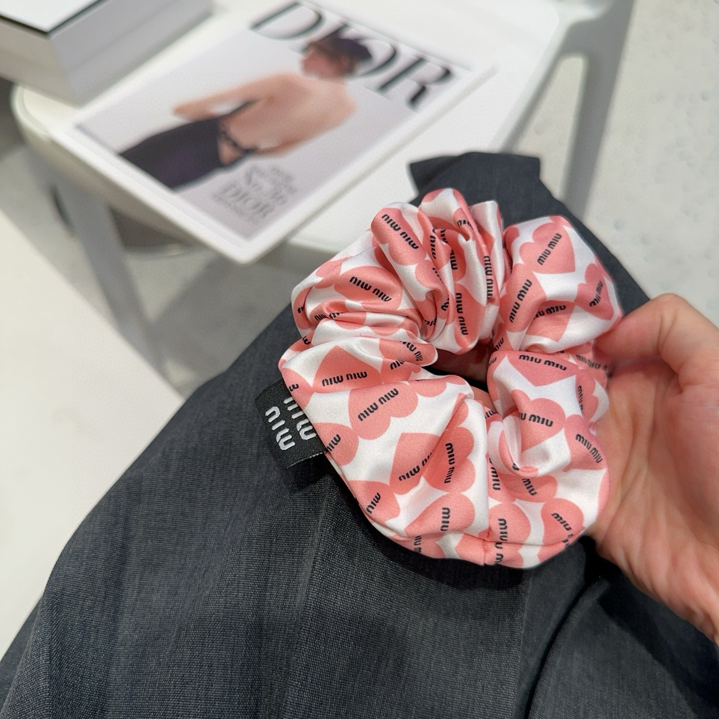 🎁配包装盒miumiu新款爱心桃发圈 简单优雅，实用百搭，值得入手！