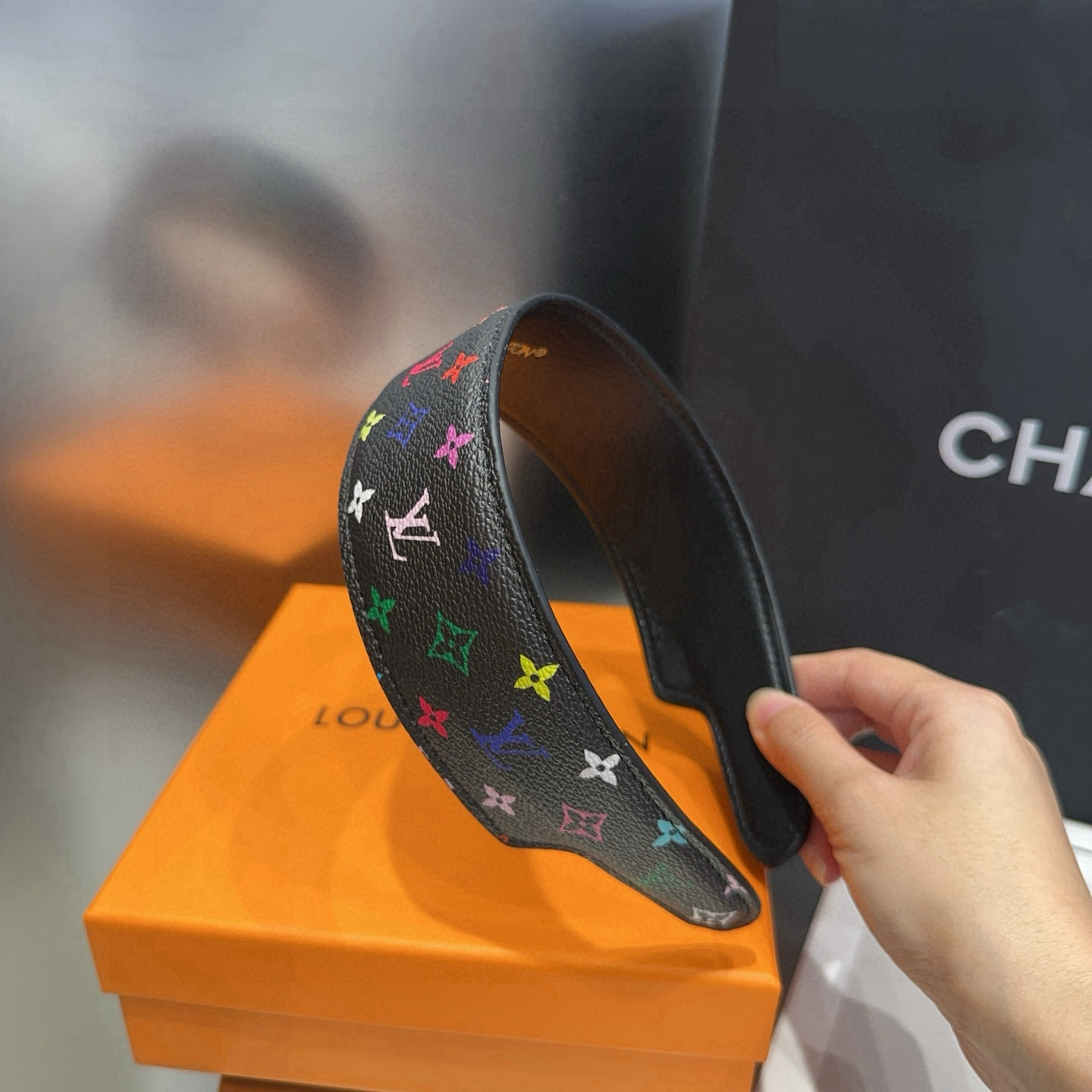 🎁配包装盒Louis Vuitton (路易威登)最新款LV七彩发箍，烫金Logo! 官方款