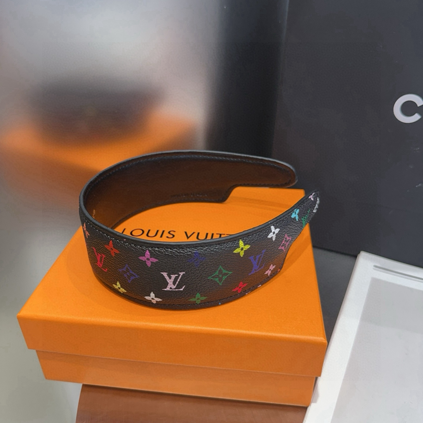 🎁配包装盒Louis Vuitton (路易威登)最新款LV七彩发箍，烫金Logo! 官方款