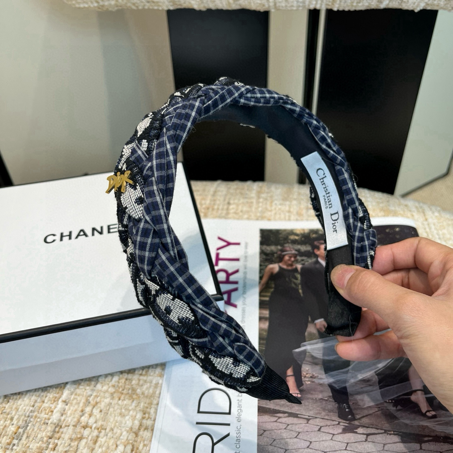 🎁配包装盒Dior（迪奥）新款CD发箍，简单实用 时尚潮流！小仙女必备…