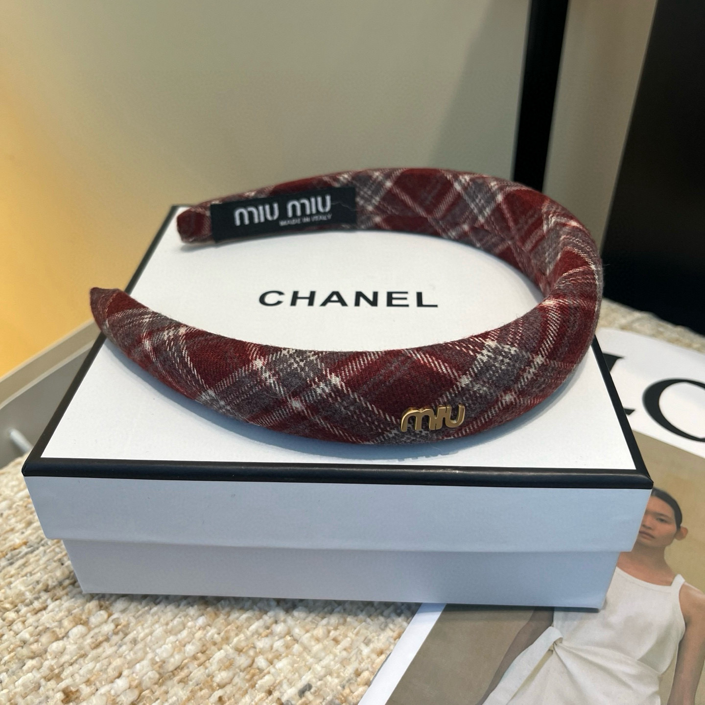 🎁配包装盒 miu miu (谬谬)新款格子发箍，时尚百搭，甜酷小姐姐必备…