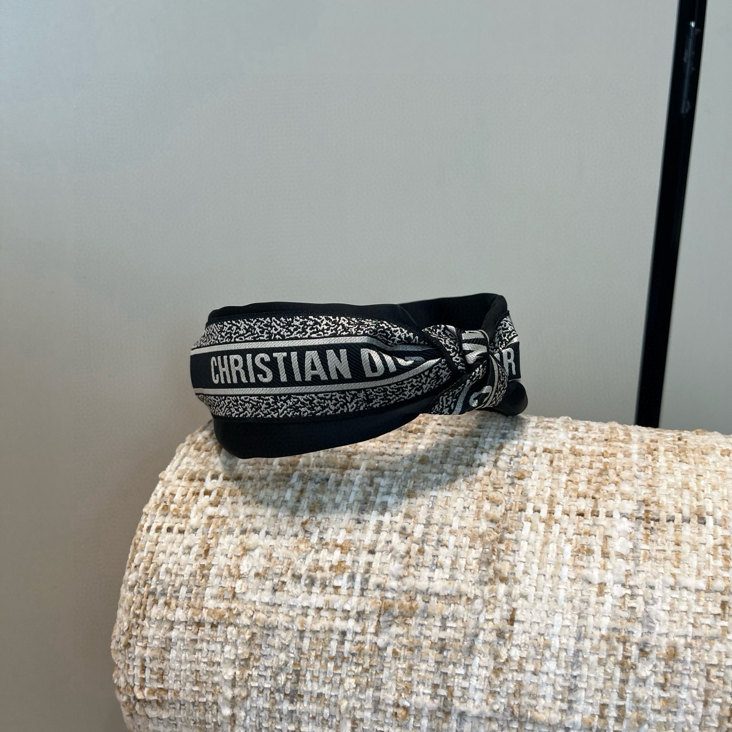 🎁配包装盒Dior（迪奥）CD发箍，经典款！简单实用 时尚潮流．非常好看！小仙女必备…