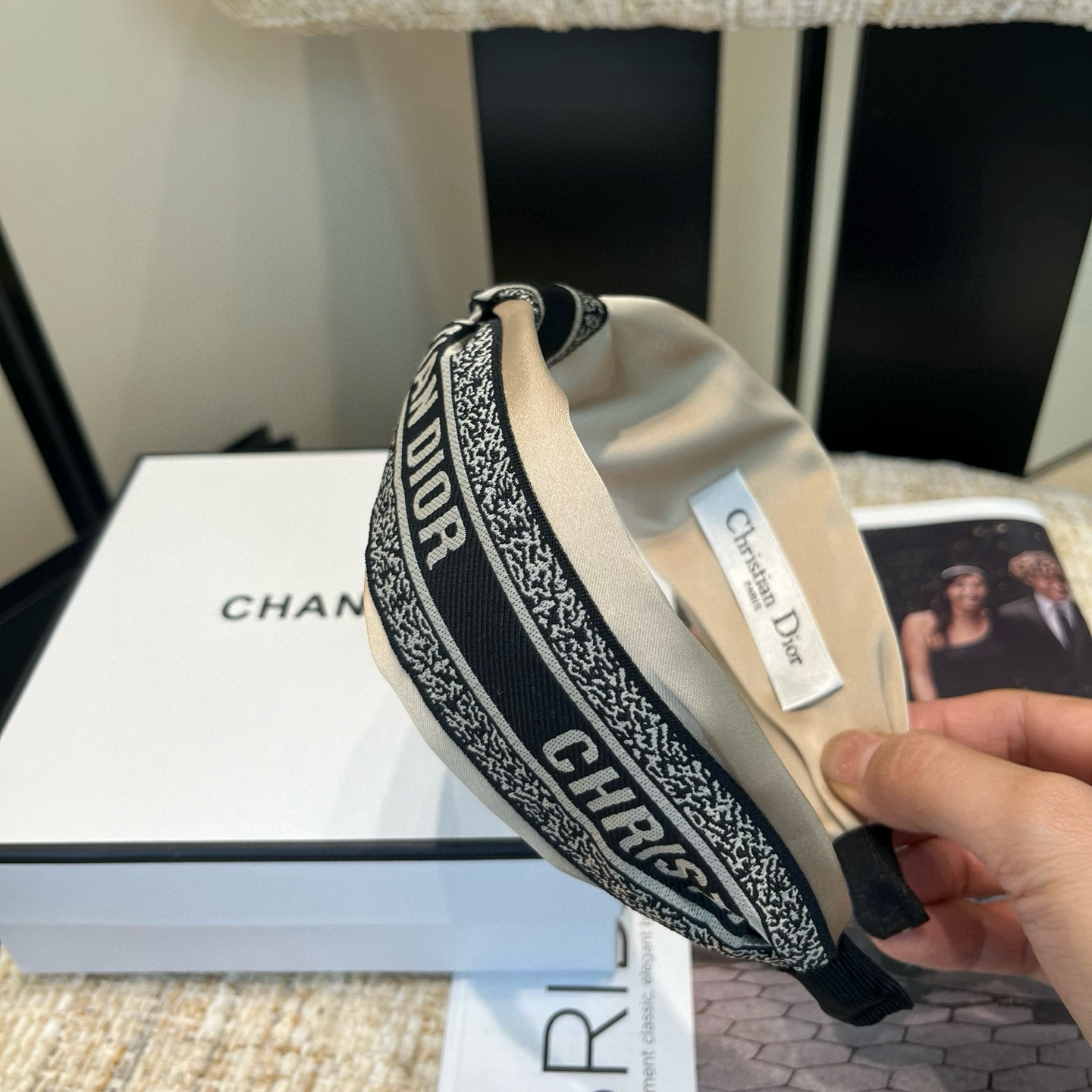 🎁配包装盒Dior（迪奥）CD发箍，经典款！简单实用 时尚潮流．非常好看！小仙女必备…