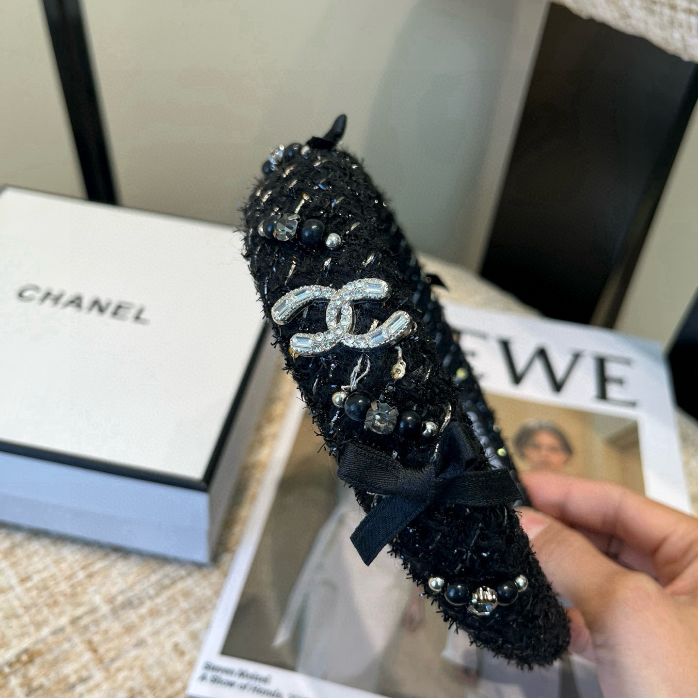 🎁配包装盒Chanel (香奈儿)最新款小香爆款发箍，超级好看！名媛范儿十足，小仙女必备…