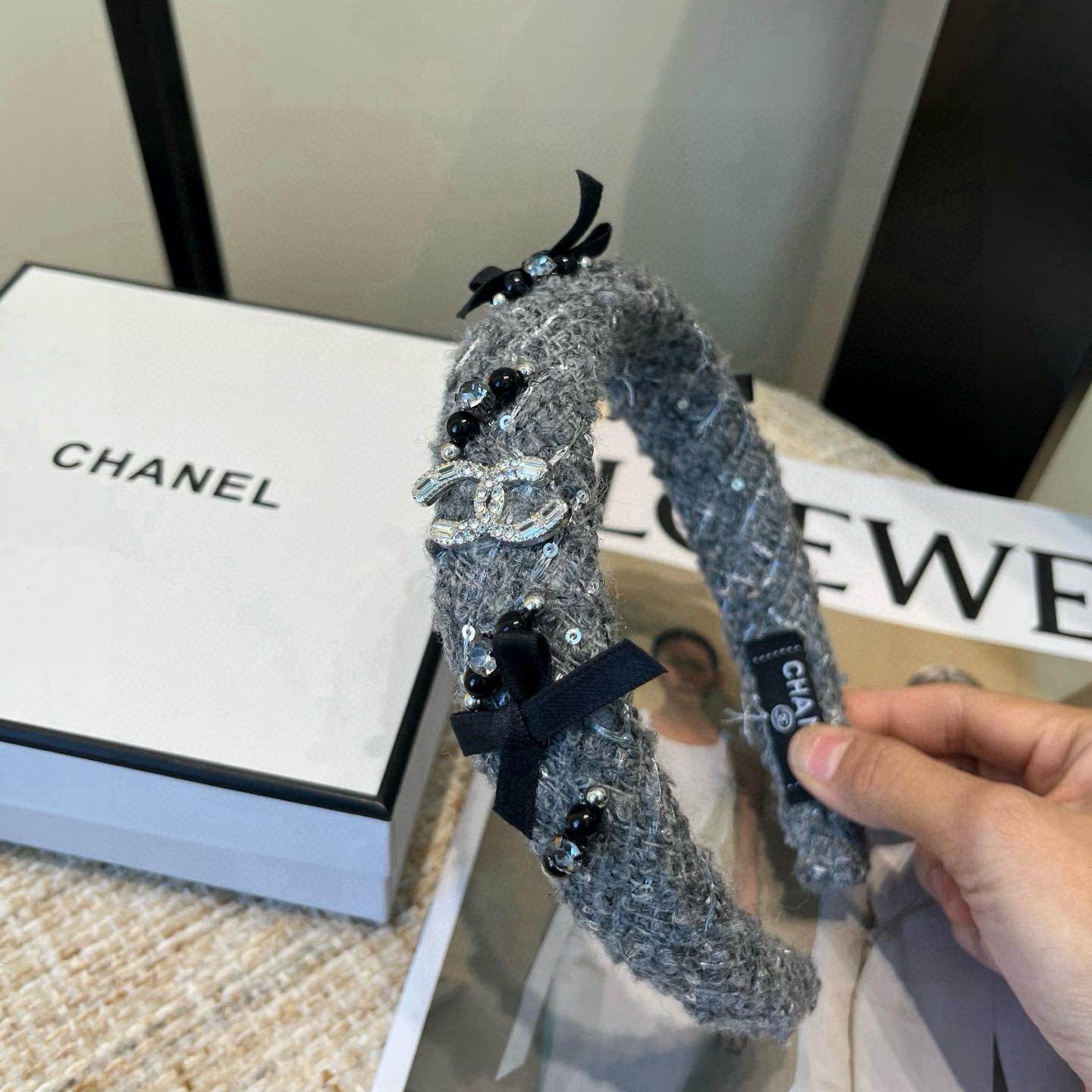 🎁配包装盒Chanel (香奈儿)最新款小香爆款发箍，超级好看！名媛范儿十足，小仙女必备…