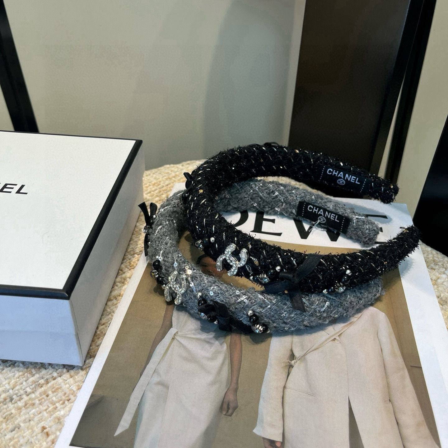 🎁配包装盒Chanel (香奈儿)最新款小香爆款发箍，超级好看！名媛范儿十足，小仙女必备…