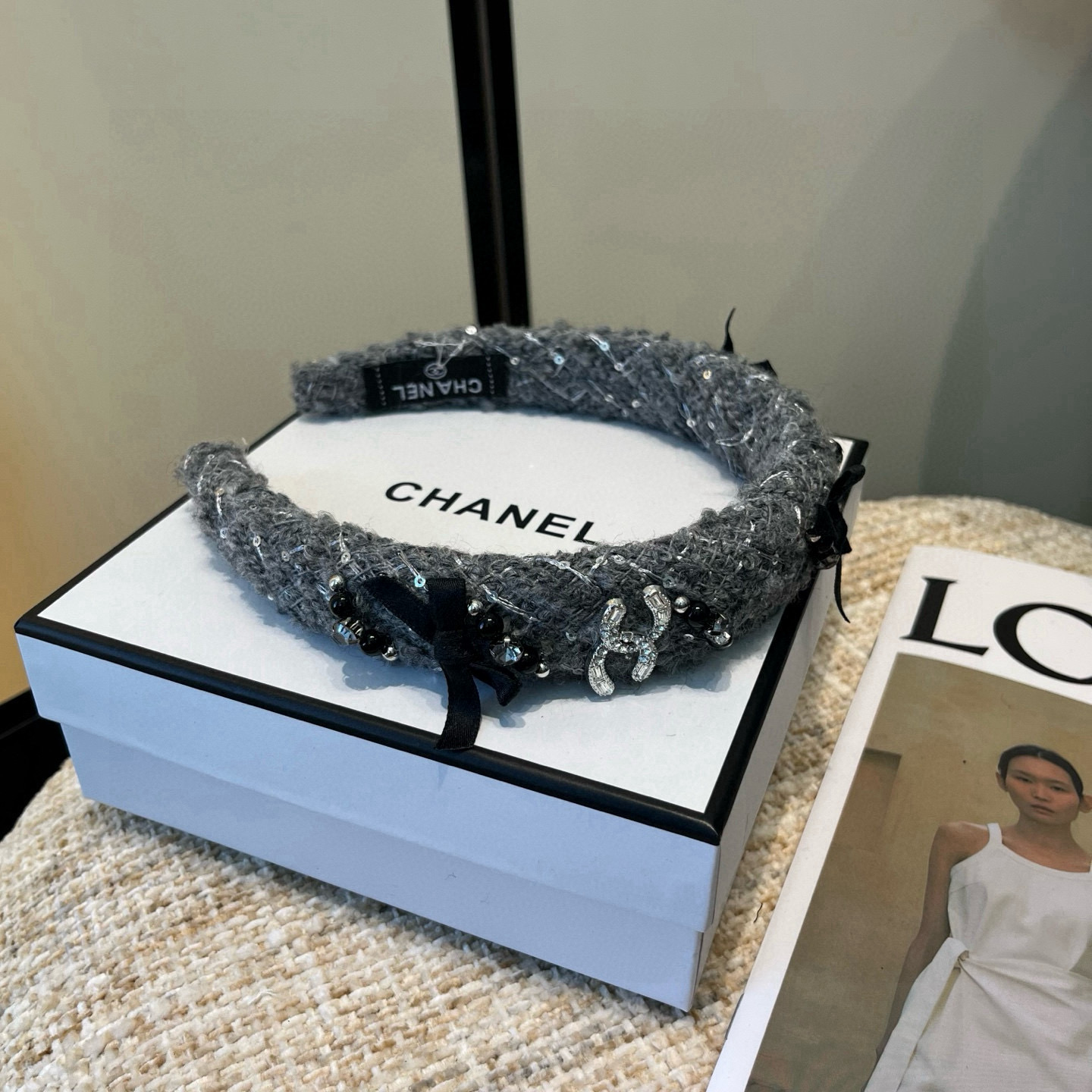🎁配包装盒Chanel (香奈儿)最新款小香爆款发箍，超级好看！名媛范儿十足，小仙女必备…