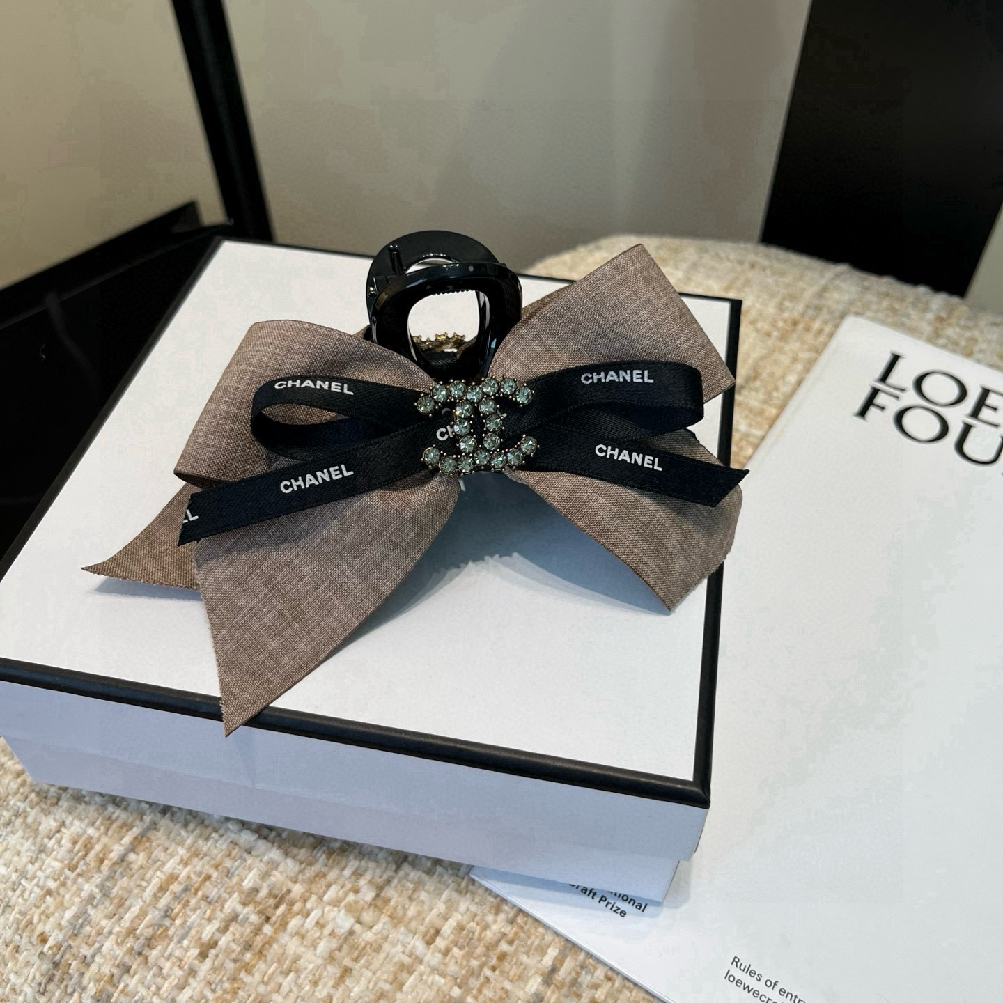 🎁配包装盒Chanel (香奈儿)最新款小香爆款抓夹，超级好看！名媛范儿十足，小仙女必备…