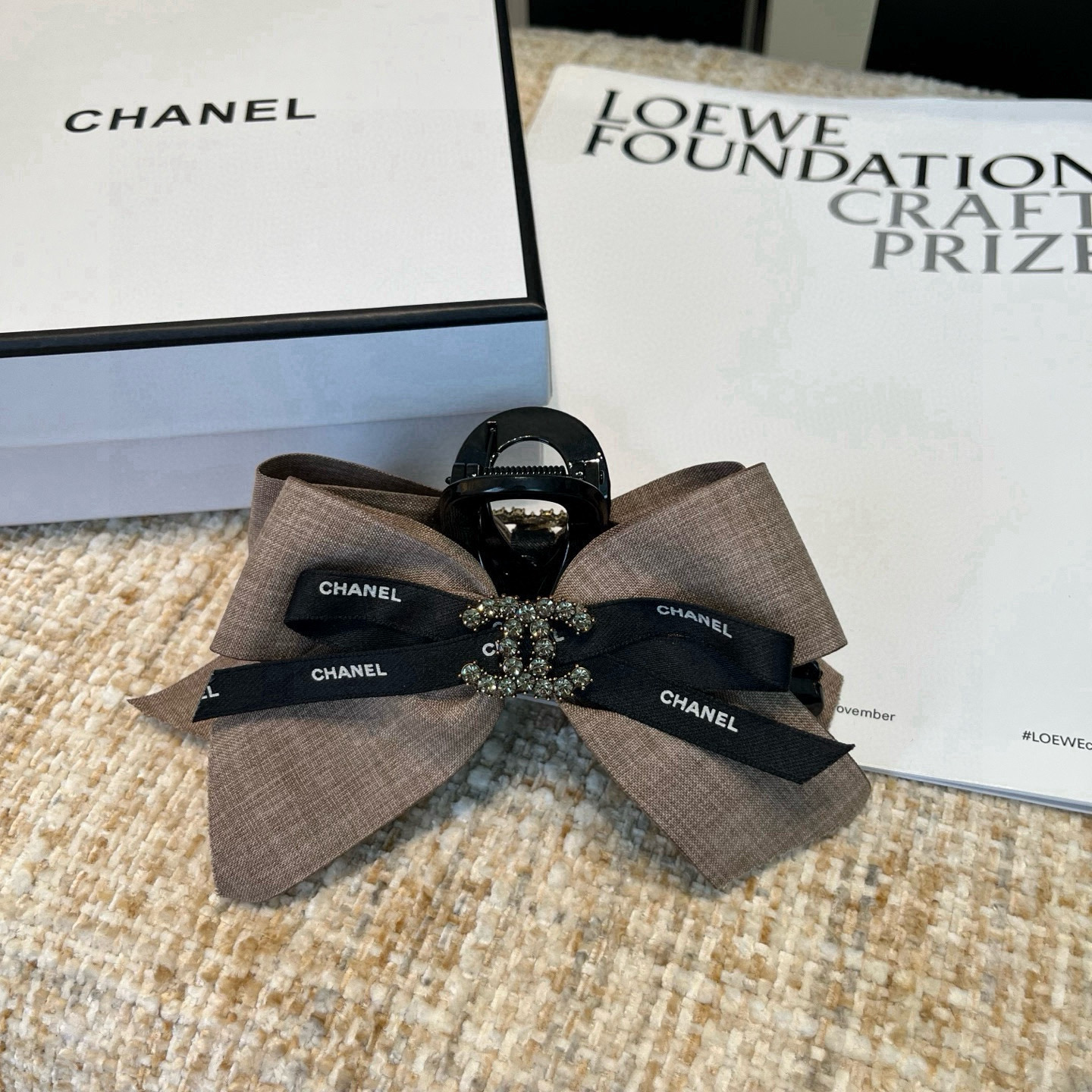 🎁配包装盒Chanel (香奈儿)最新款小香爆款抓夹，超级好看！名媛范儿十足，小仙女必备…