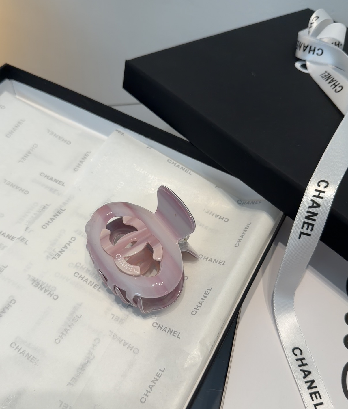 🎁配包装盒Chanel (香奈儿)最新款小香爆款抓夹，超级好看！名媛范儿十足，小仙女必备…