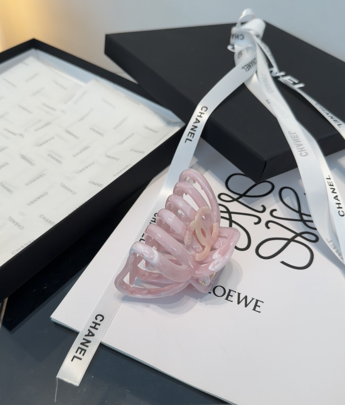 🎁配包装盒Chanel (香奈儿)最新款小香爆款抓夹，超级好看！名媛范儿十足，小仙女必备…