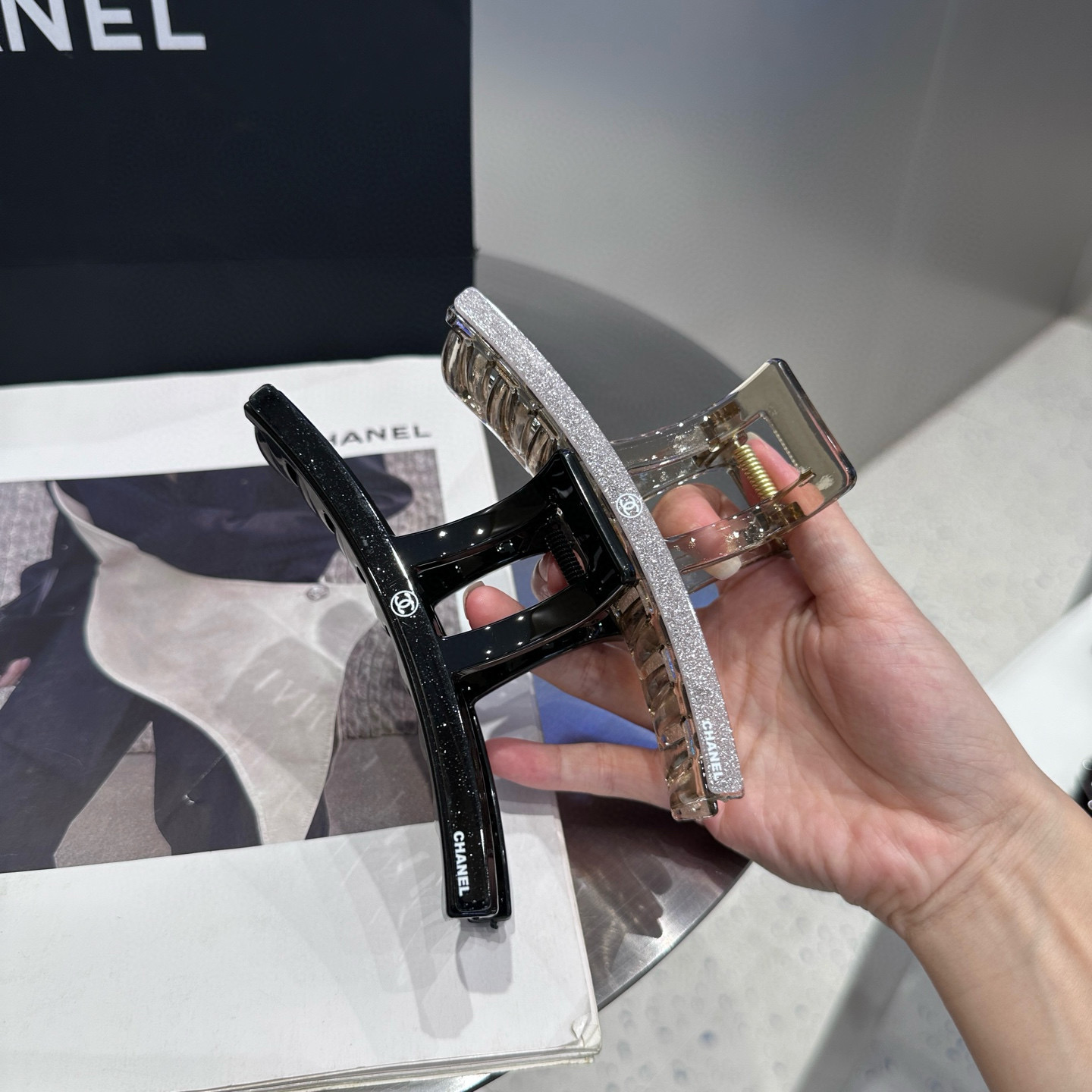 🎁配包装盒Chanel (香奈儿)最新款小香抓夹．超级好看！名媛范儿十足，小仙女必备…