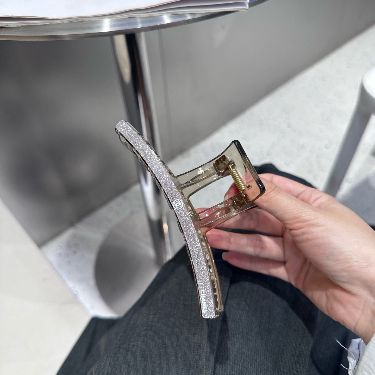 🎁配包装盒Chanel (香奈儿)最新款小香抓夹．超级好看！名媛范儿十足，小仙女必备…