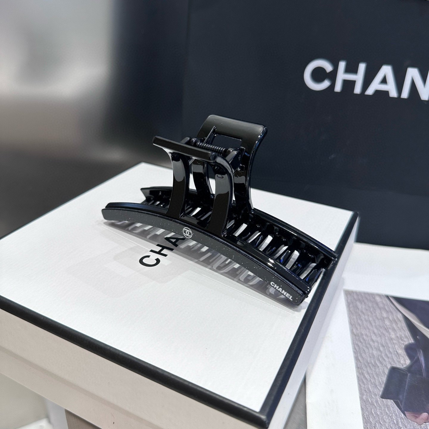 🎁配包装盒Chanel (香奈儿)最新款小香抓夹．超级好看！名媛范儿十足，小仙女必备…