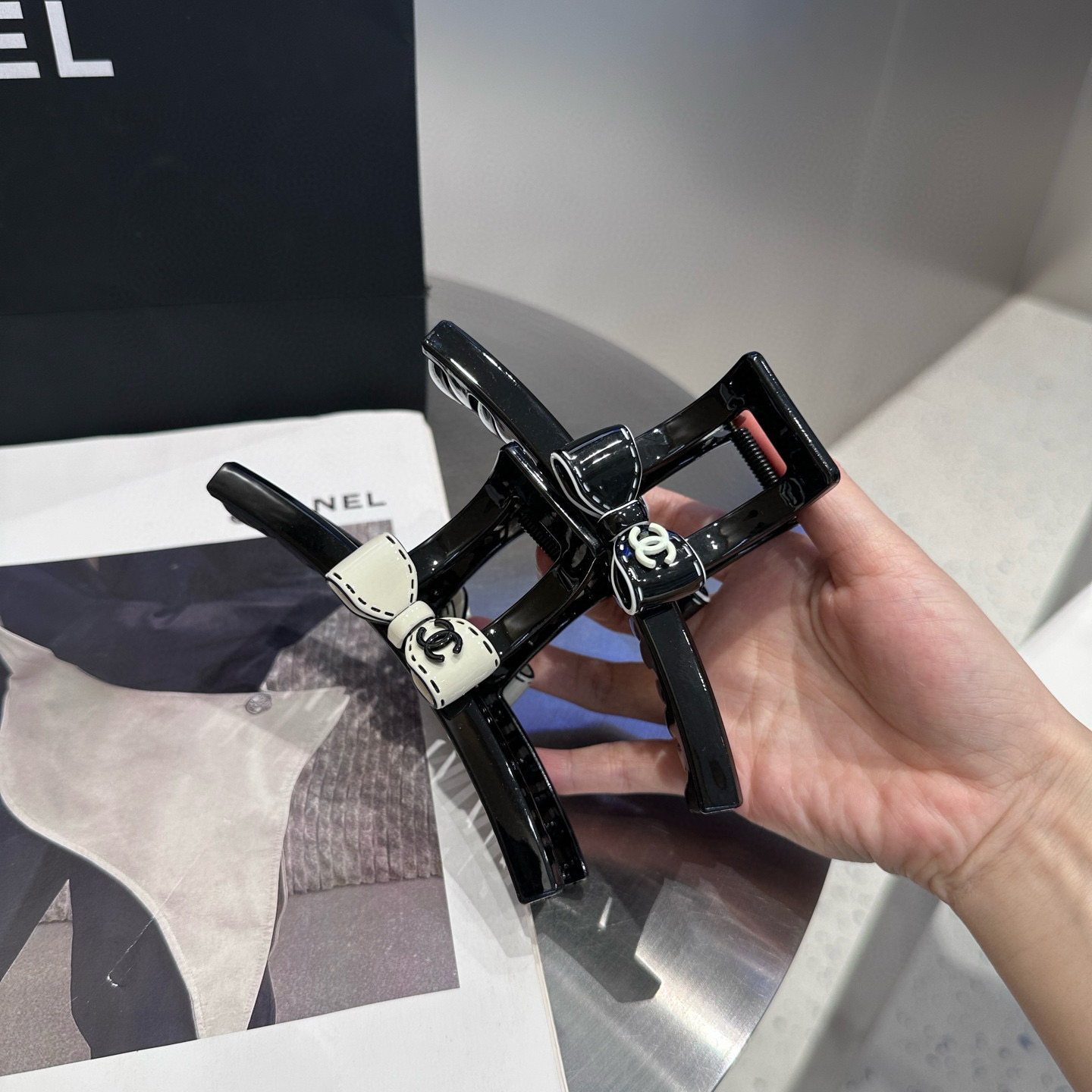 🎁配包装盒Chanel (香奈儿)最新款小香抓夹．超级好看！名媛范儿十足，小仙女必备…