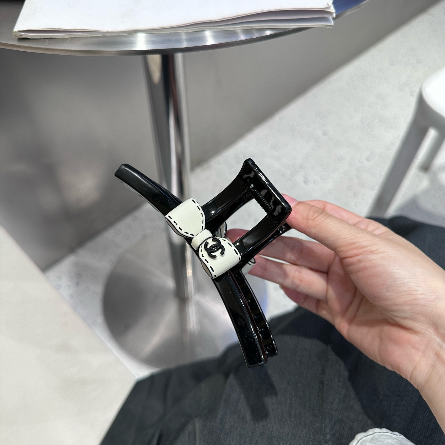 🎁配包装盒Chanel (香奈儿)最新款小香抓夹．超级好看！名媛范儿十足，小仙女必备…