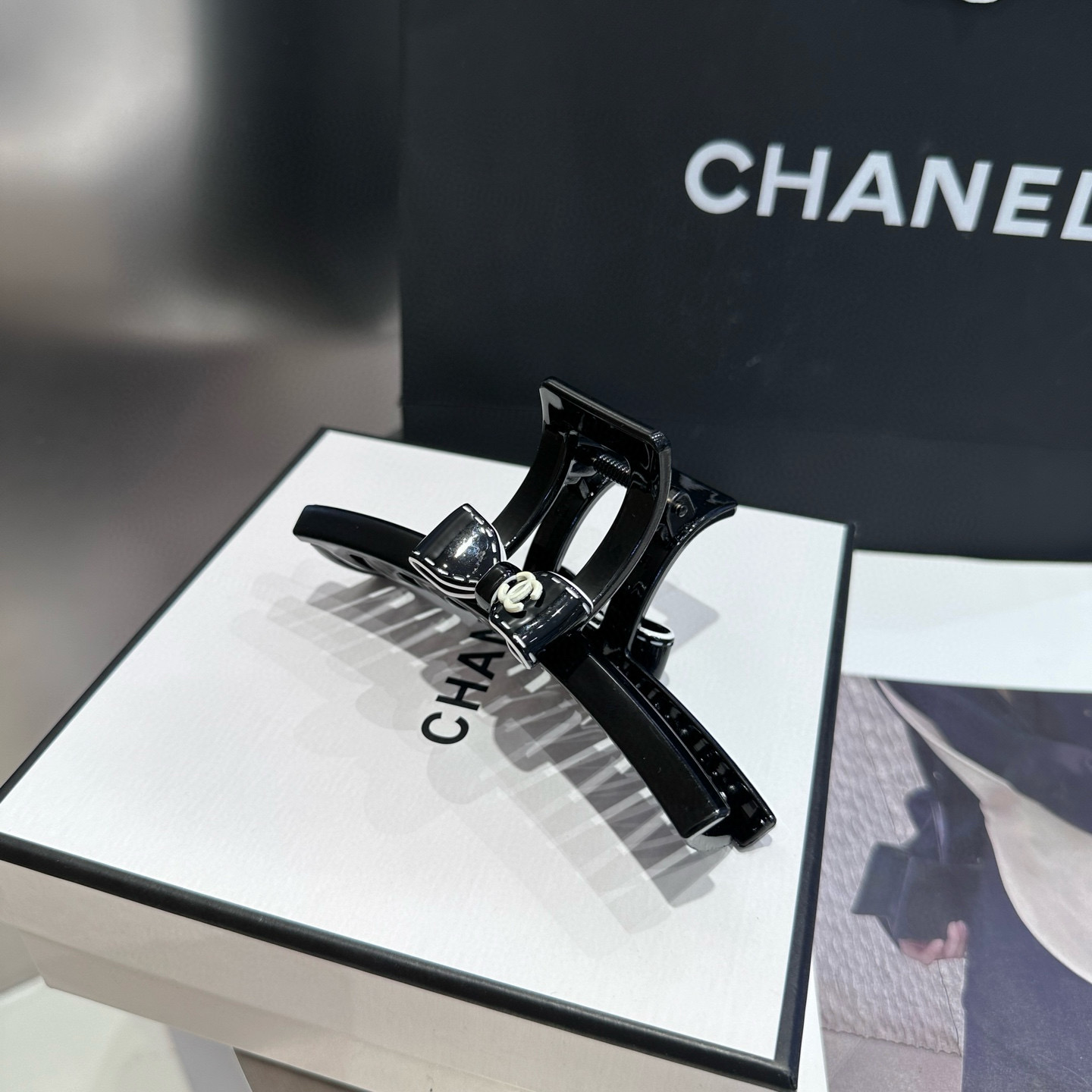 🎁配包装盒Chanel (香奈儿)最新款小香抓夹．超级好看！名媛范儿十足，小仙女必备…