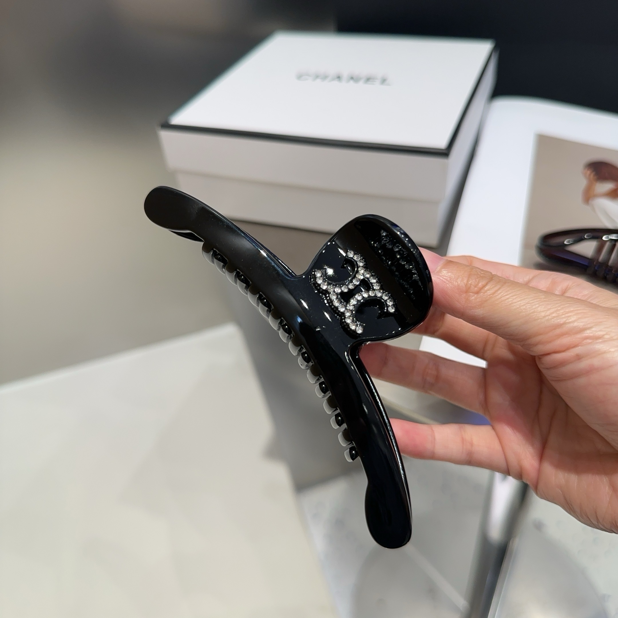 🎁配包装盒CELINE（赛琳）凯旋门新款抓夹，简单大气，时尚百搭！女神必备单品