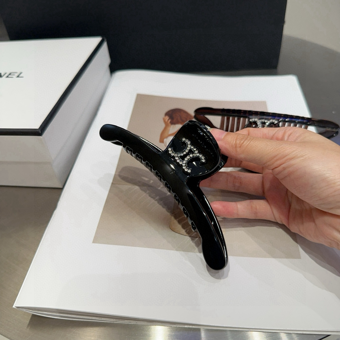 🎁配包装盒CELINE（赛琳）凯旋门新款抓夹，简单大气，时尚百搭！女神必备单品