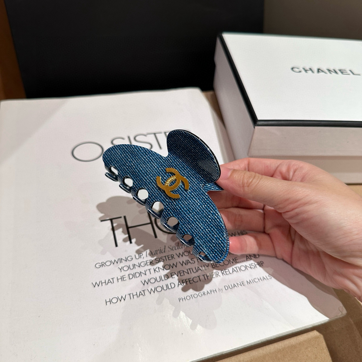 🎁配包装盒Chanel (香奈儿)最新款小香抓夹．超级好看！名媛范儿十足，小仙女必备…