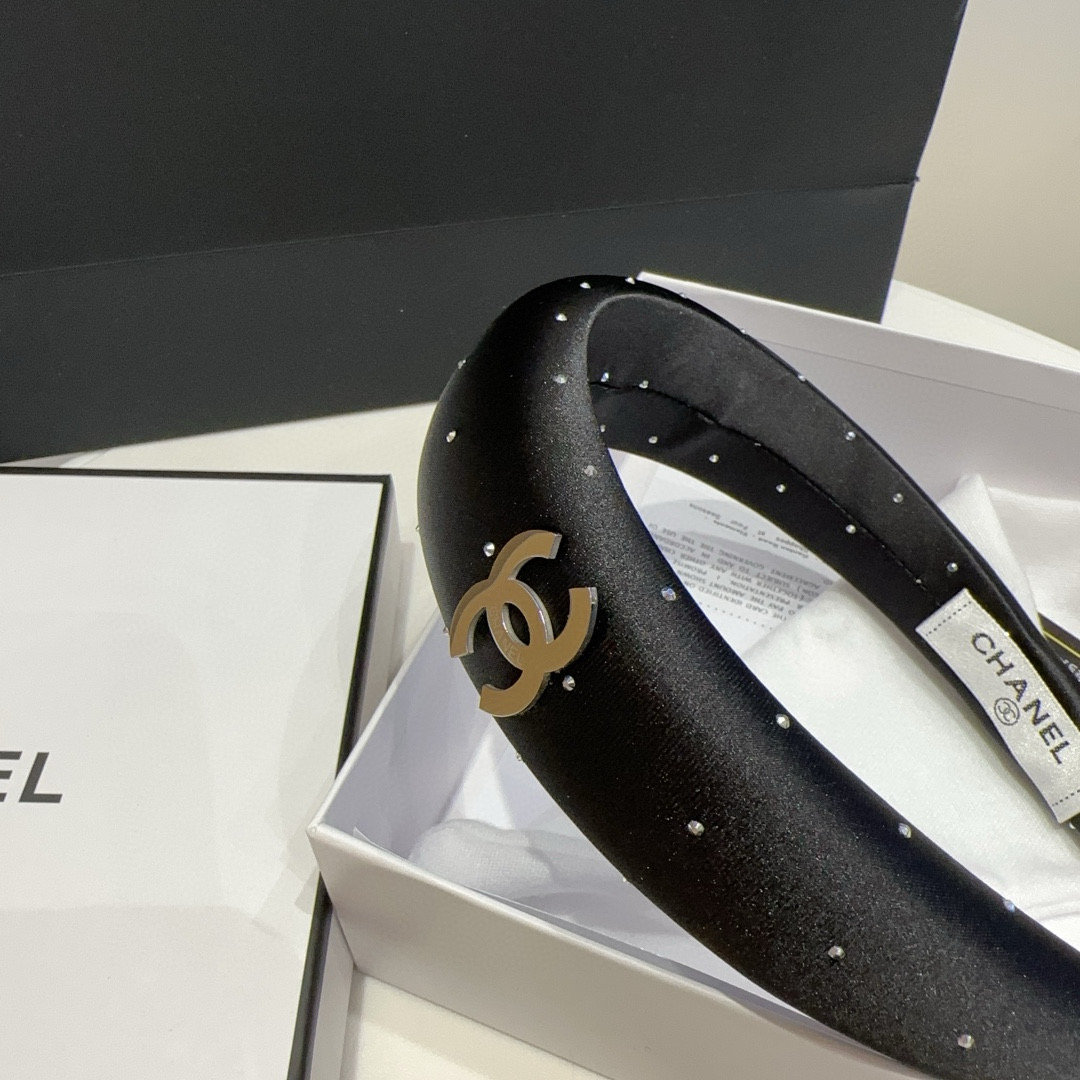 🎁配包装盒Chanel (香奈儿)最新小香发箍，简单实用，时尚潮流！非常好看，小仙女必备…