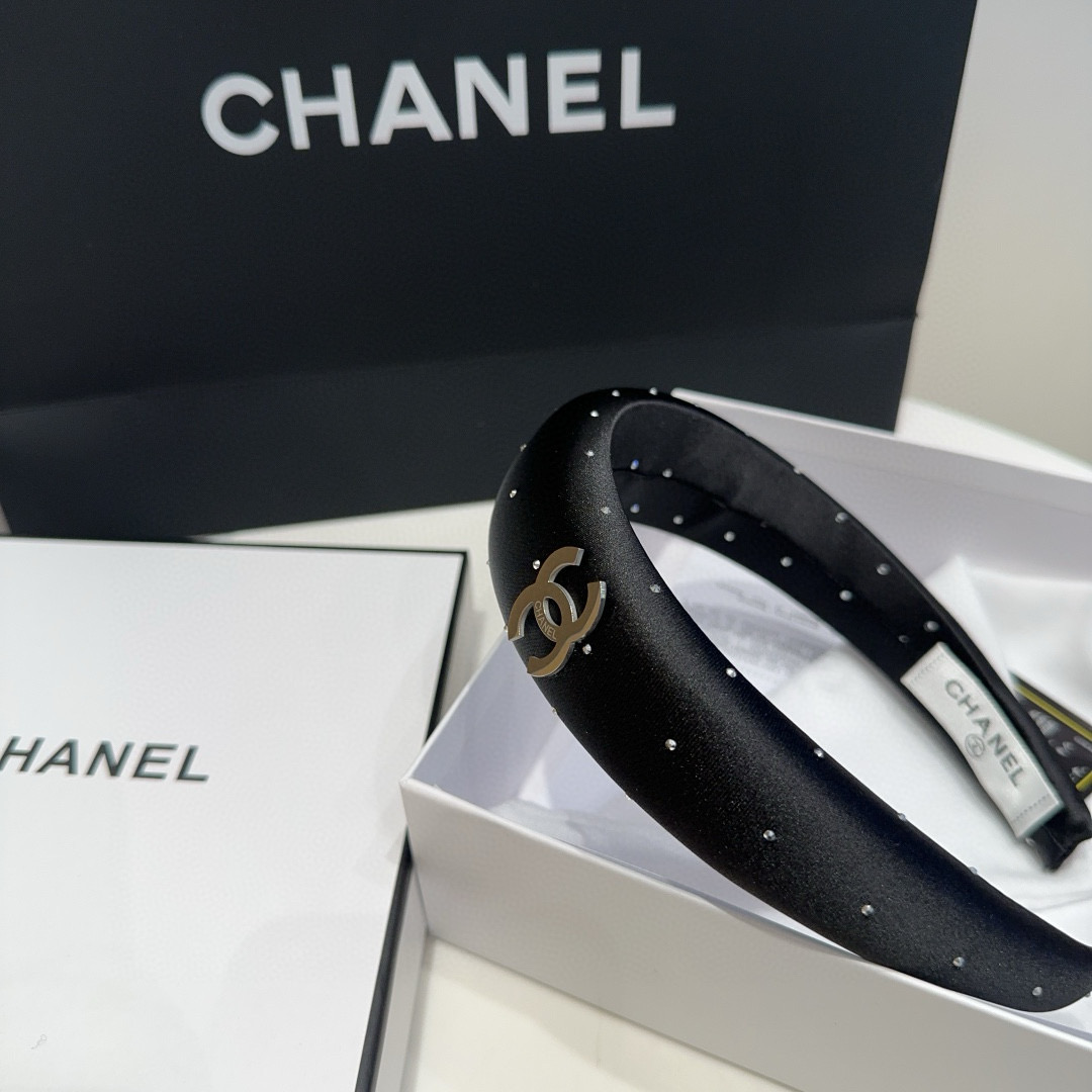 🎁配包装盒Chanel (香奈儿)最新小香发箍，简单实用，时尚潮流！非常好看，小仙女必备…