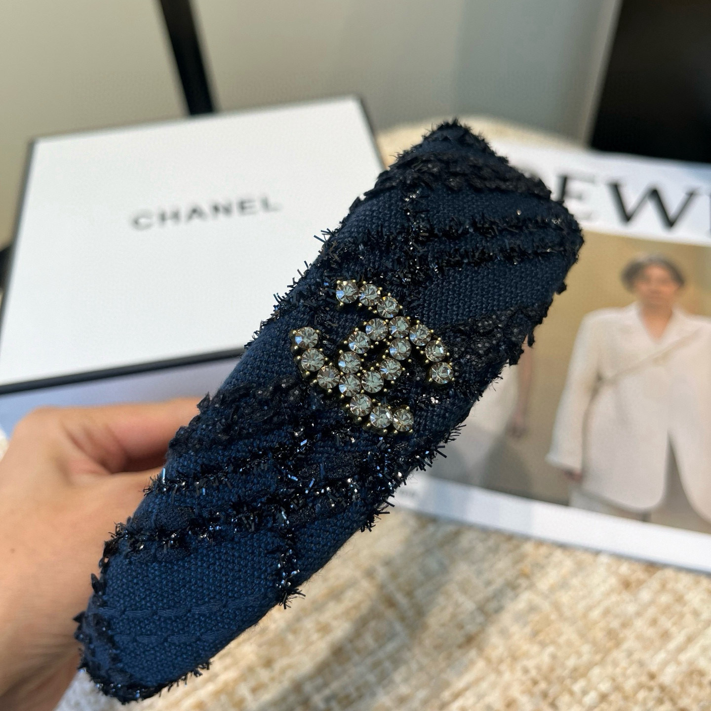 🎁配包装盒Chanel (香奈儿)最新小香发箍，简单实用，时尚潮流！小仙女必备…