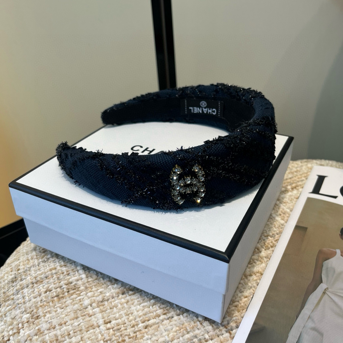 🎁配包装盒Chanel (香奈儿)最新小香发箍，简单实用，时尚潮流！小仙女必备…