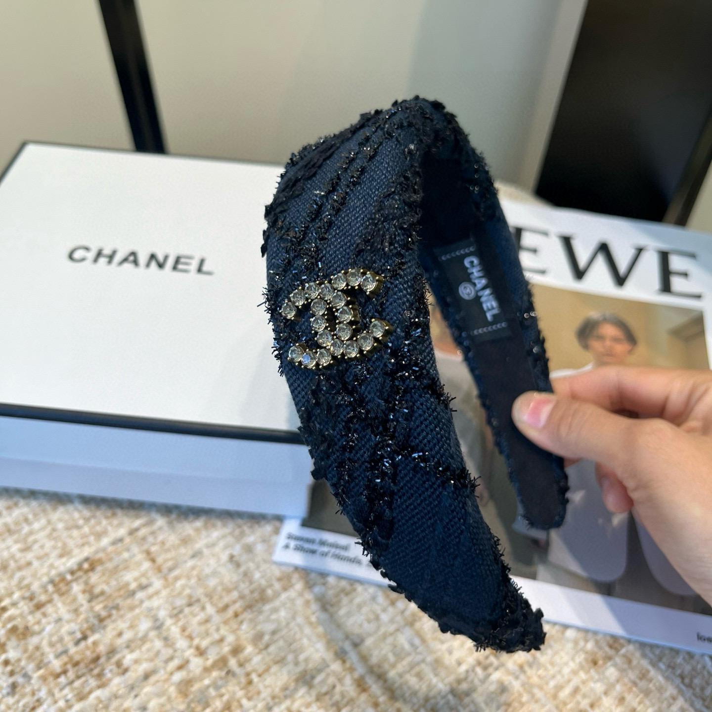 🎁配包装盒Chanel (香奈儿)最新小香发箍，简单实用，时尚潮流！小仙女必备…