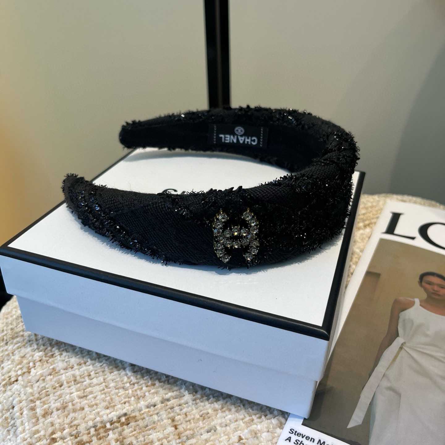 🎁配包装盒Chanel (香奈儿)最新小香发箍，简单实用，时尚潮流！小仙女必备…