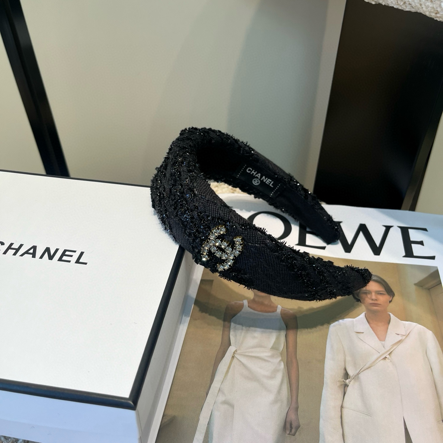 🎁配包装盒Chanel (香奈儿)最新小香发箍，简单实用，时尚潮流！小仙女必备…