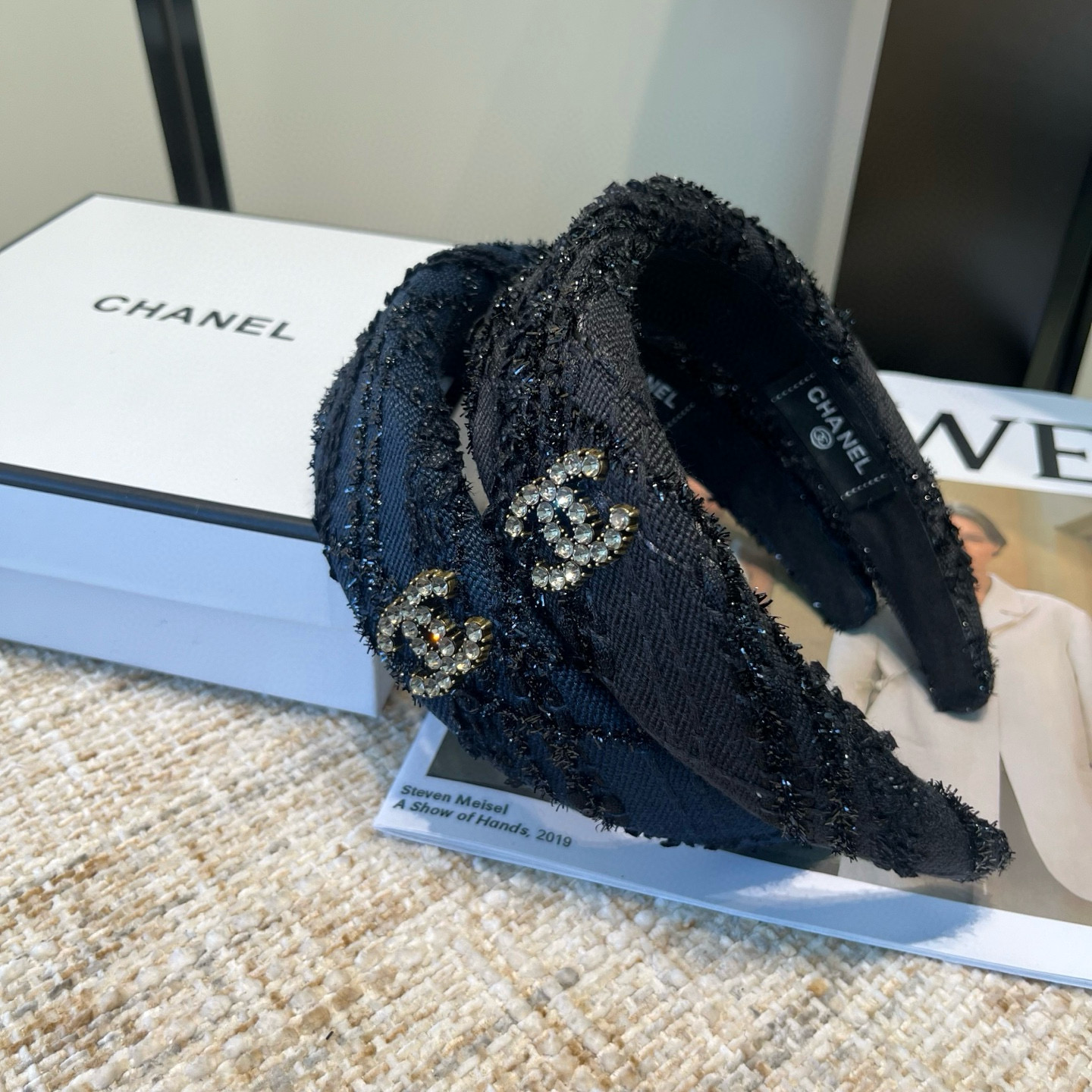 🎁配包装盒Chanel (香奈儿)最新小香发箍，简单实用，时尚潮流！小仙女必备…