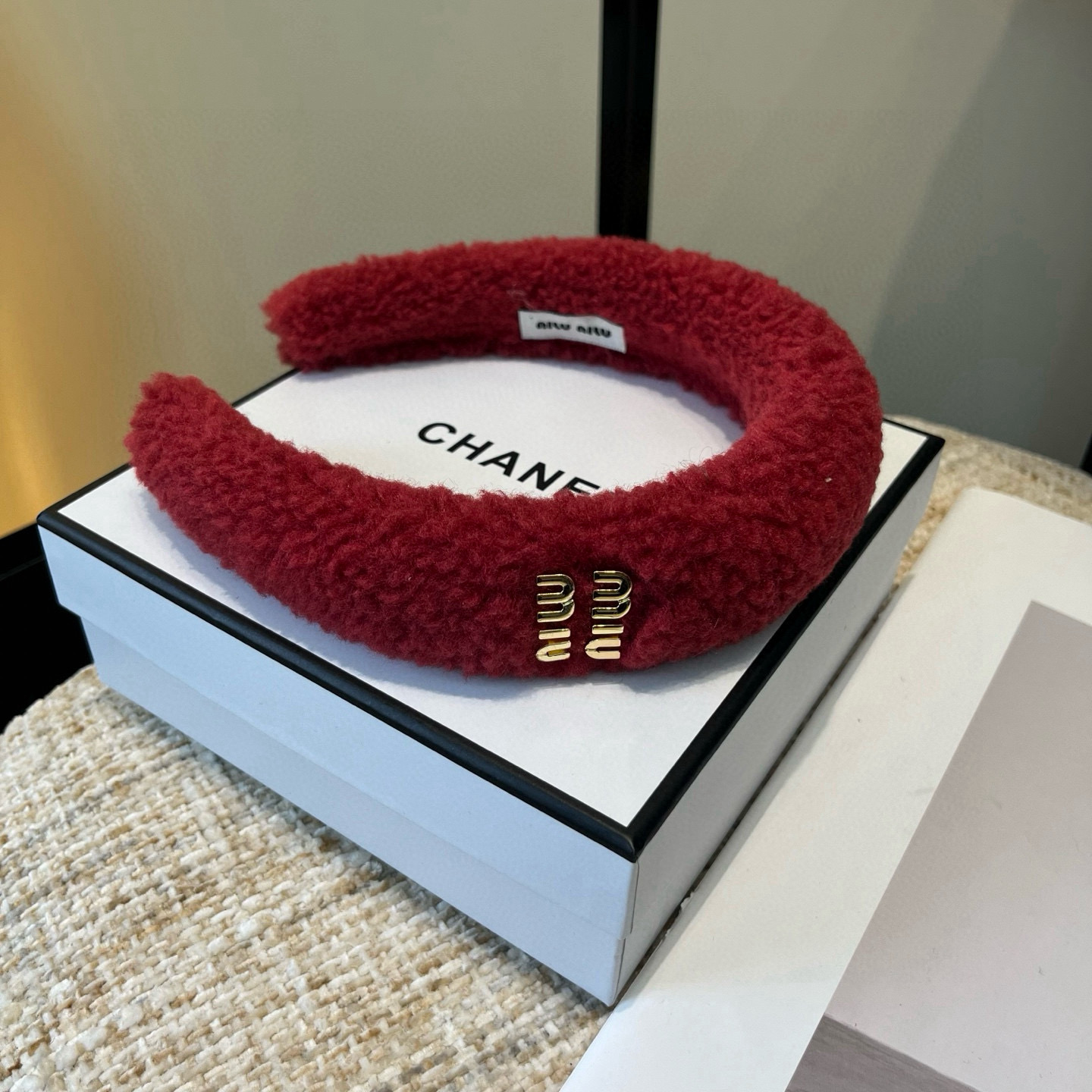 🎁配包装盒miumiu新款发箍，简单优雅，实用百搭，值得入手！