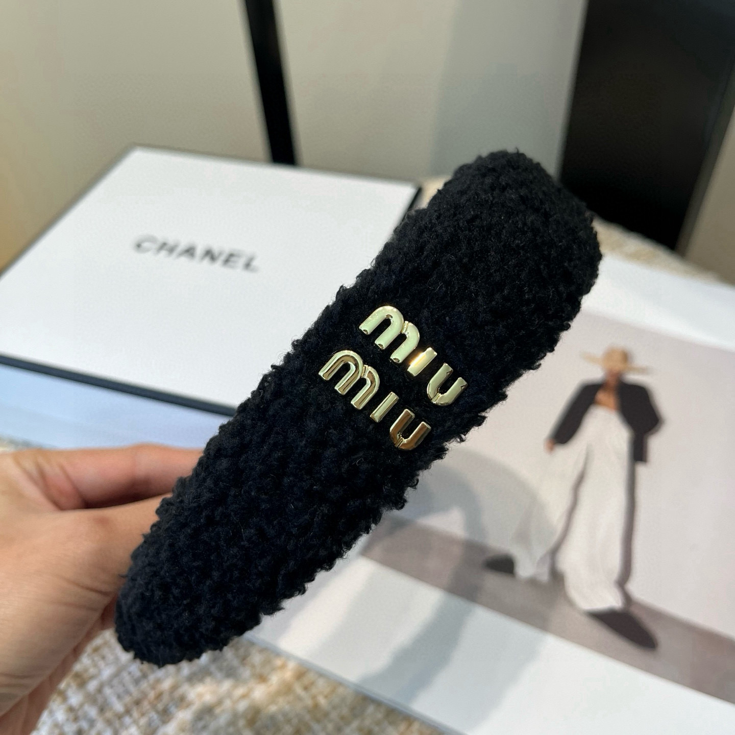 🎁配包装盒miumiu新款发箍，简单优雅，实用百搭，值得入手！