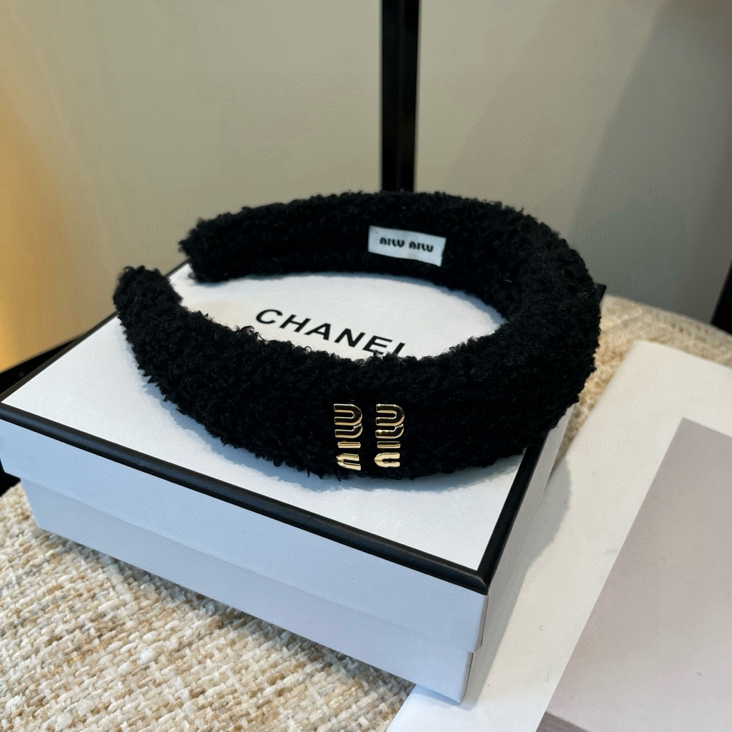 🎁配包装盒miumiu新款发箍，简单优雅，实用百搭，值得入手！