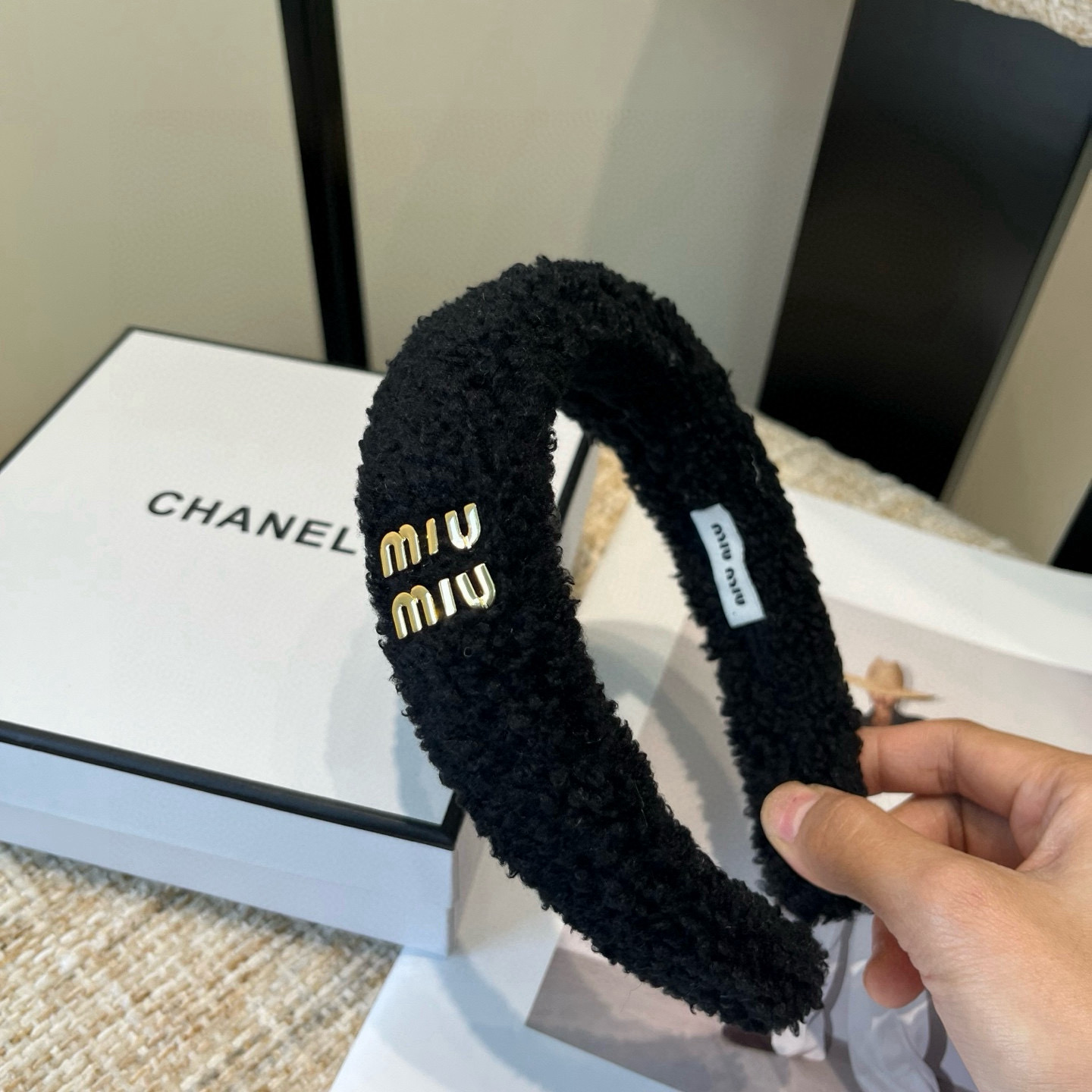🎁配包装盒miumiu新款发箍，简单优雅，实用百搭，值得入手！