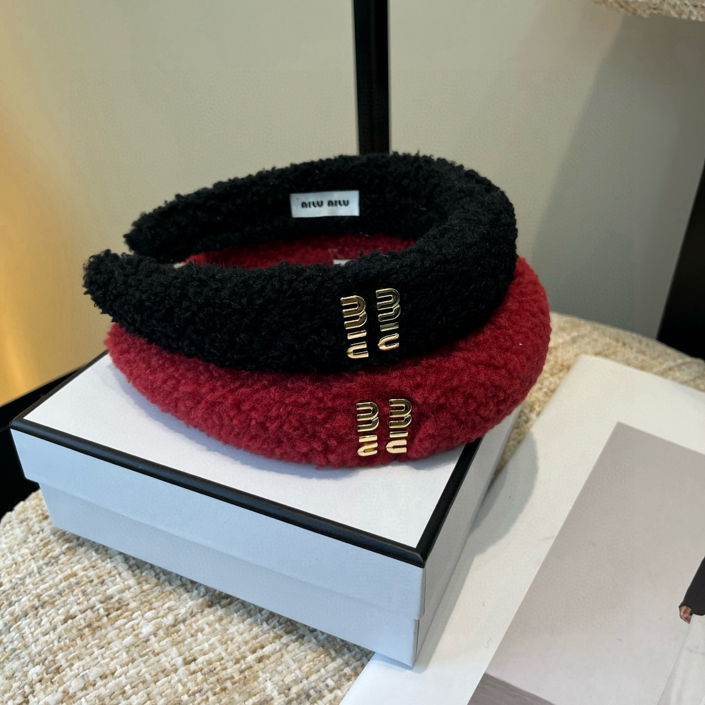 🎁配包装盒miumiu新款发箍，简单优雅，实用百搭，值得入手！