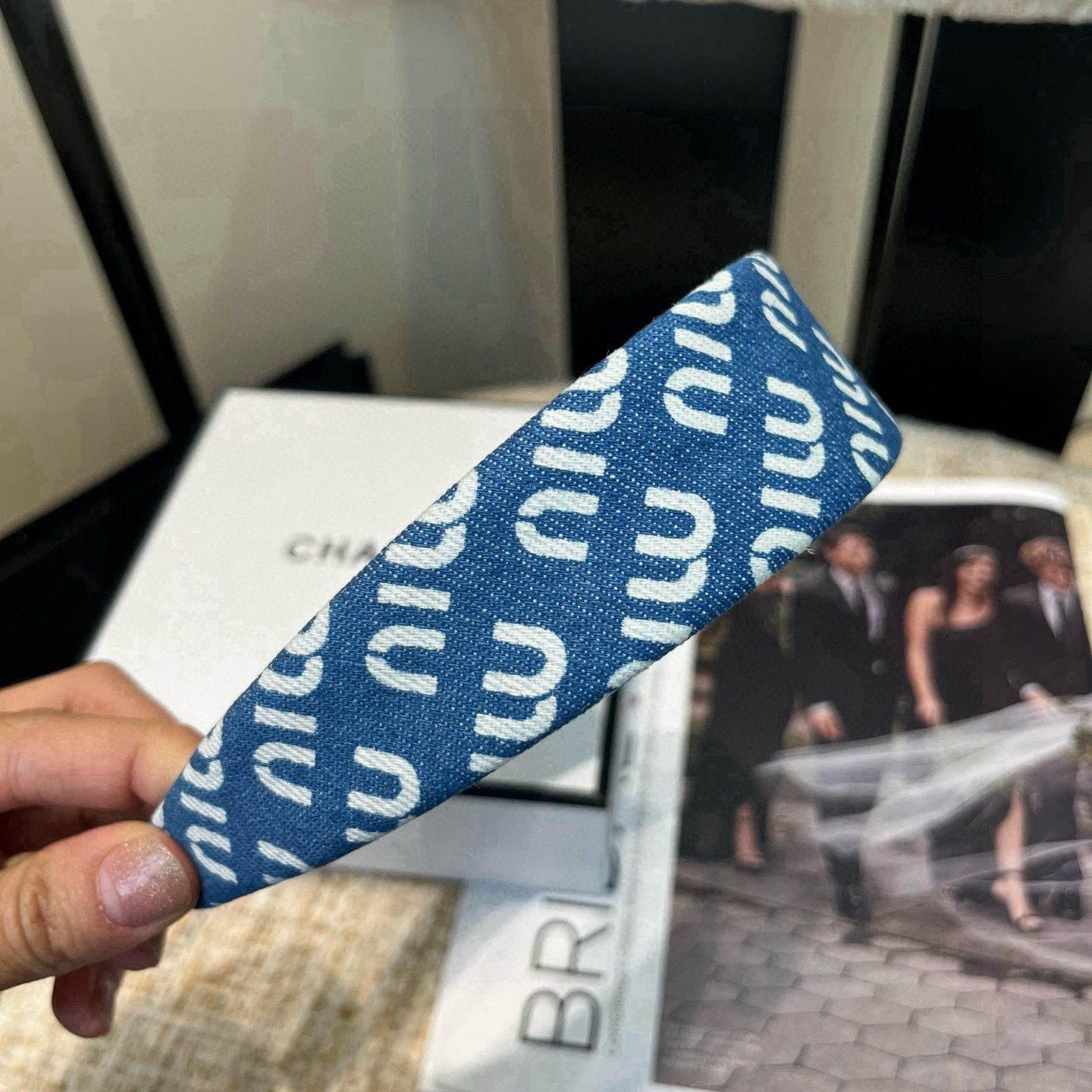 🎁配包装盒miumiu新款字母发箍，简单优雅，实用百搭，名媛范儿十足！小仙女必备