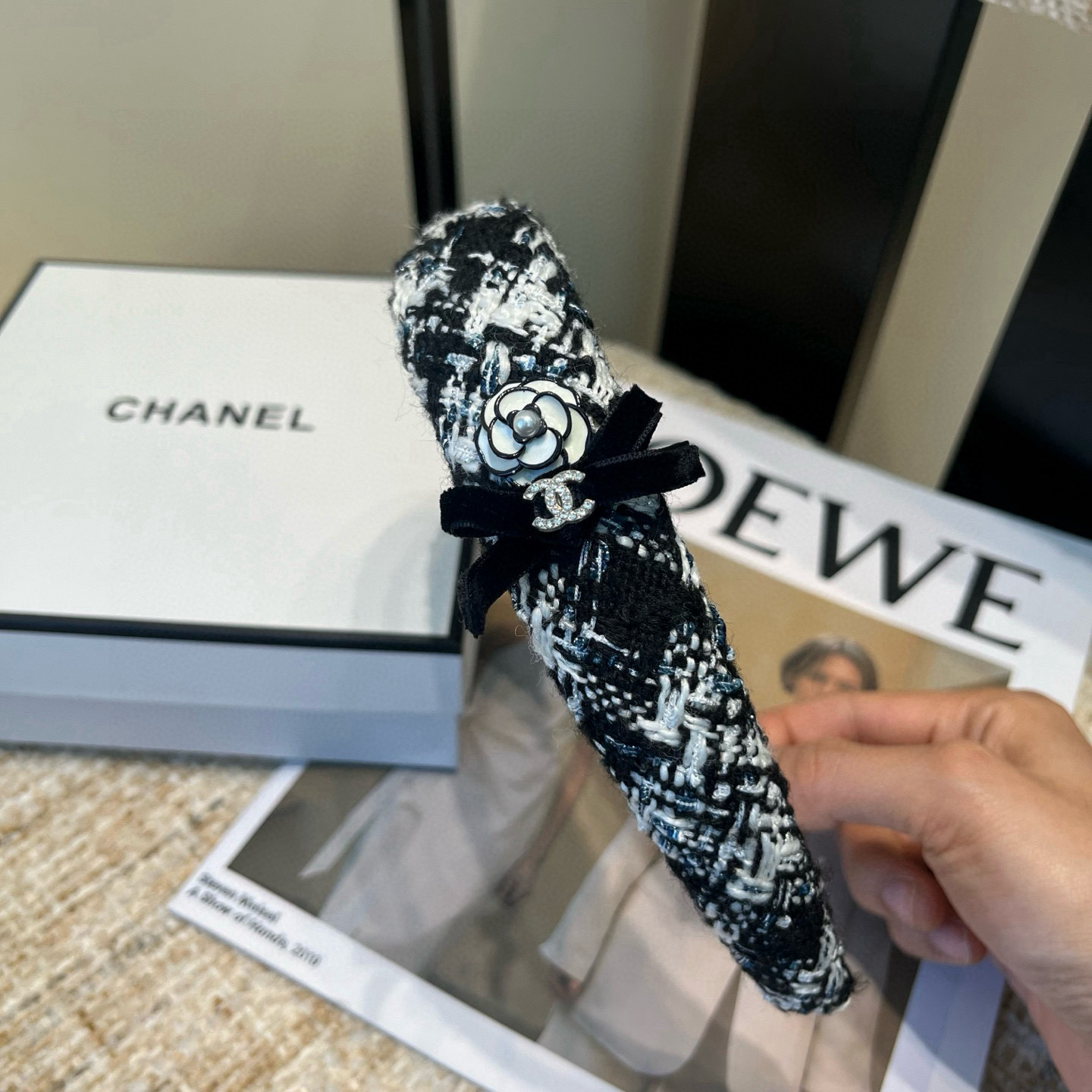 🎁配包装盒Chanel (香奈儿)最新款小香爆款发箍，超级好看！名媛范儿十足，小仙女必备…