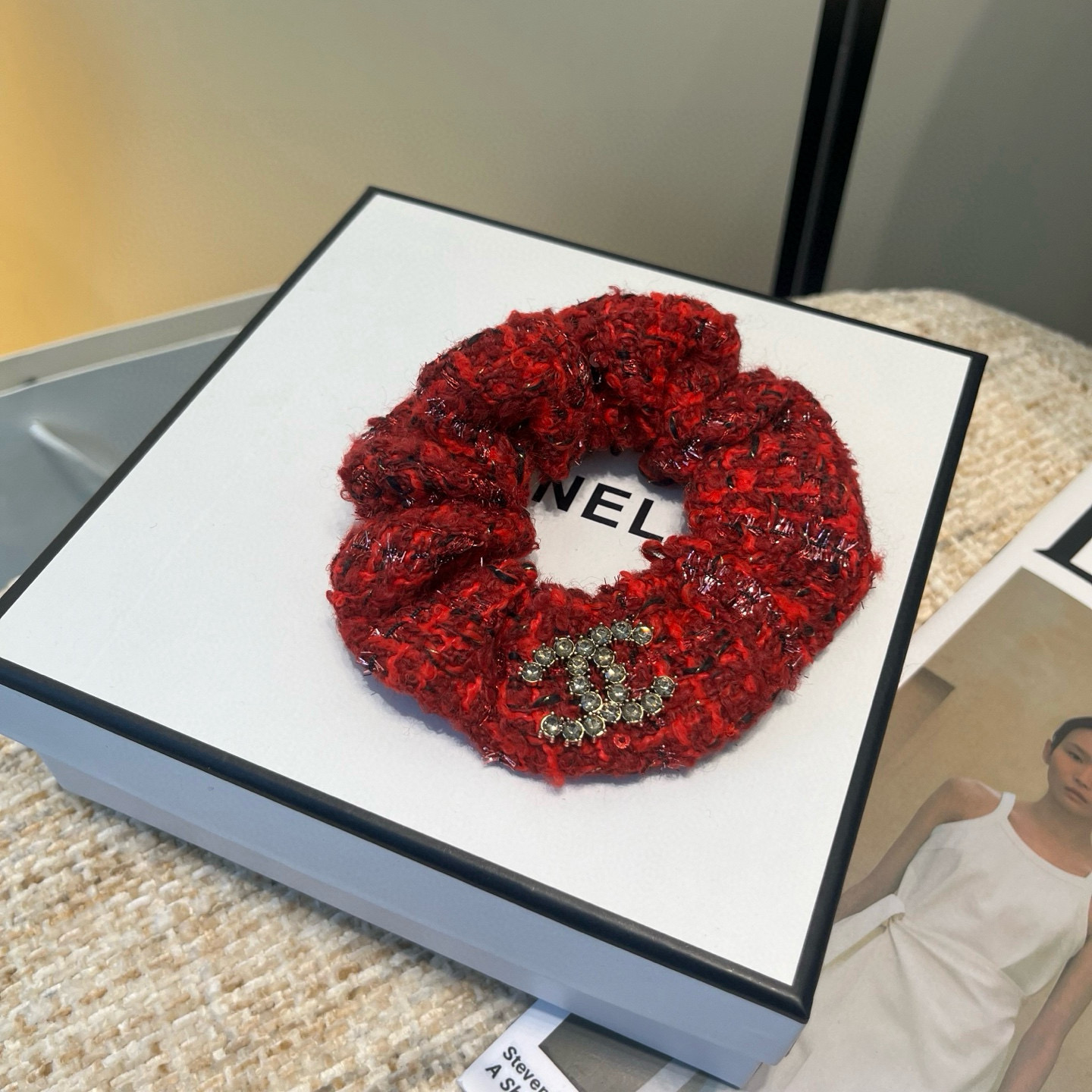 🎁配包装盒Chanel (香奈儿)最新款小香发圈，超级好看！🌹名媛范儿十足，小仙女必备…