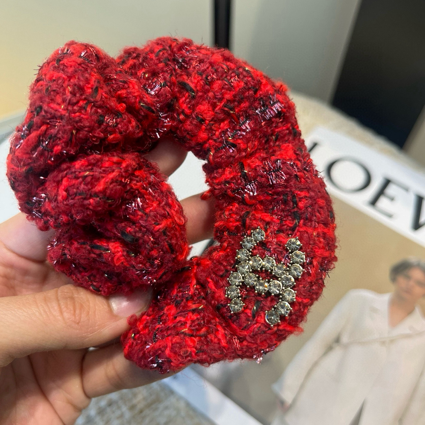 🎁配包装盒Chanel (香奈儿)最新款小香发圈，超级好看！🌹名媛范儿十足，小仙女必备…