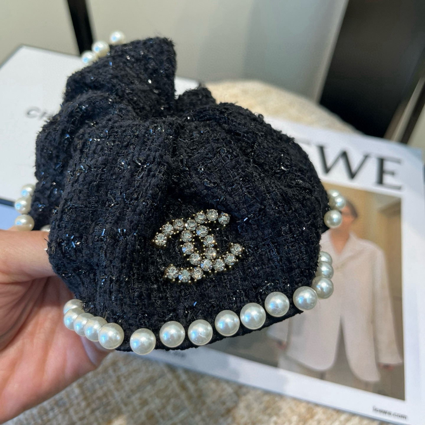 🎁配包装盒Chanel (香奈儿)最新小香大发圈 简单实用，时尚潮流！小仙女必备…