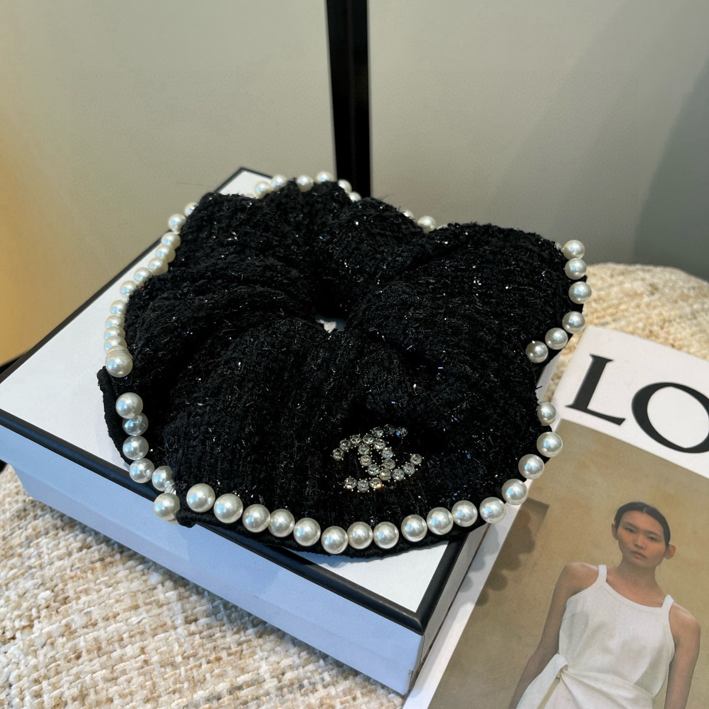 🎁配包装盒Chanel (香奈儿)最新小香大发圈 简单实用，时尚潮流！小仙女必备…