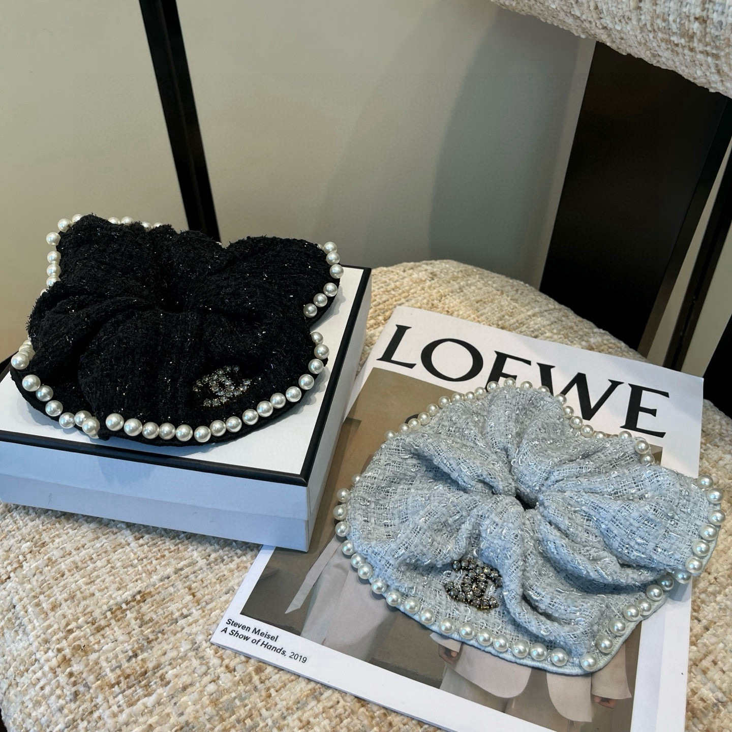 🎁配包装盒Chanel (香奈儿)最新小香大发圈 简单实用，时尚潮流！小仙女必备…