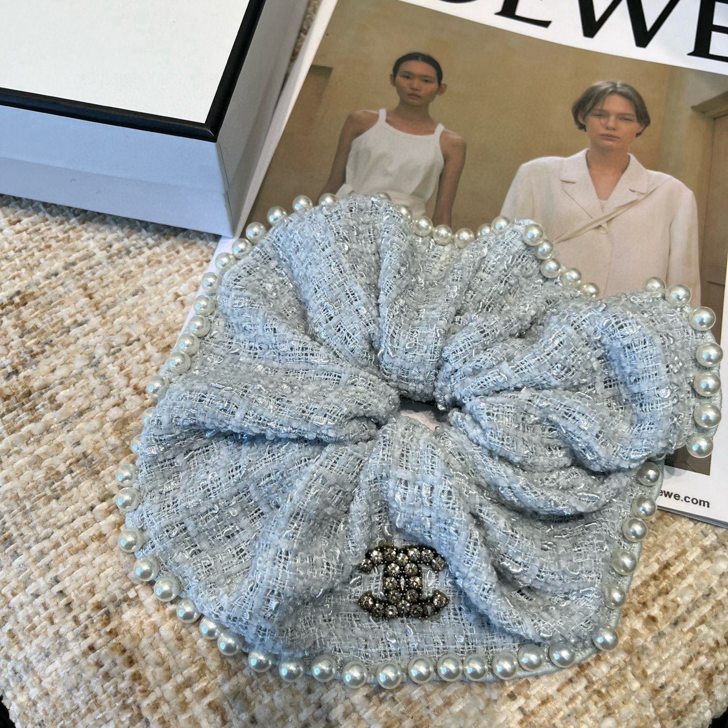 🎁配包装盒Chanel (香奈儿)最新小香大发圈 简单实用，时尚潮流！小仙女必备…