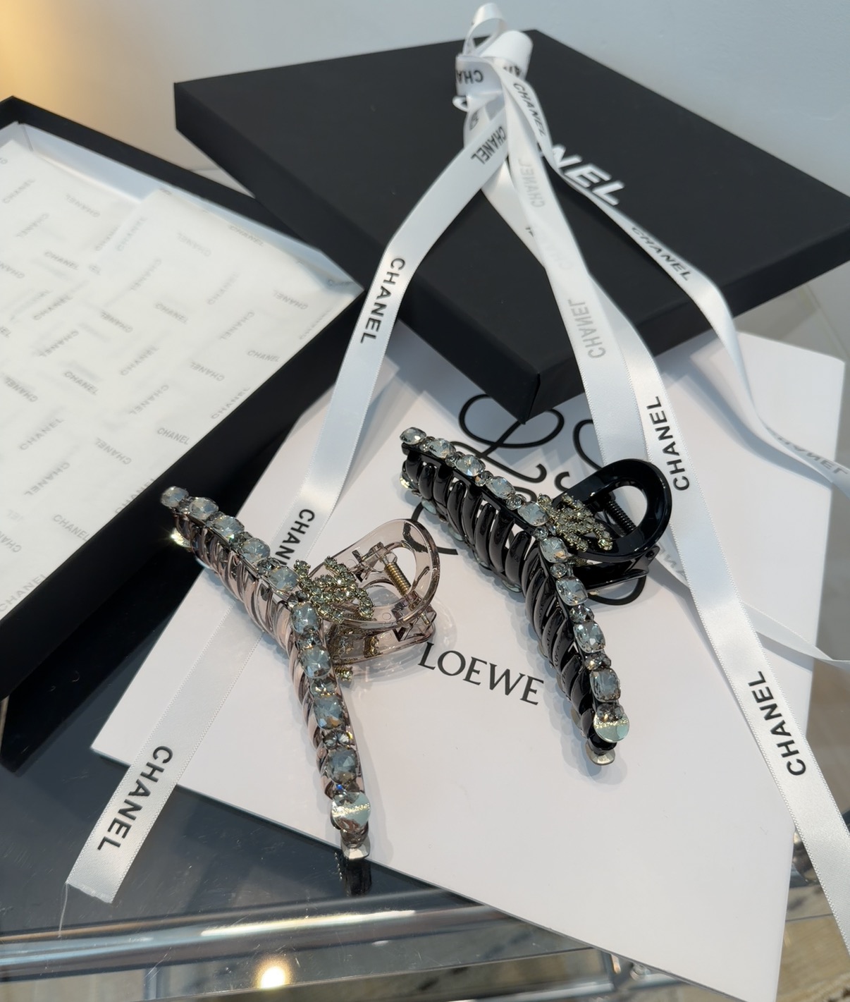 🎁配包装盒Chanel (香奈儿)最新款小香爆款抓夹，超级好看！名媛范儿十足，小仙女必备…