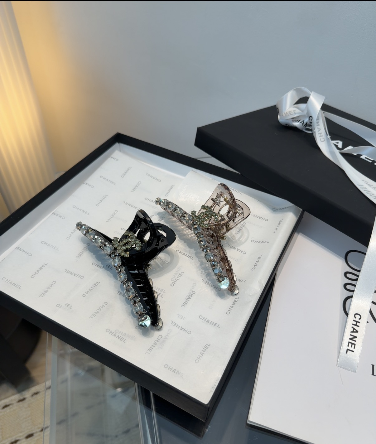 🎁配包装盒Chanel (香奈儿)最新款小香爆款抓夹，超级好看！名媛范儿十足，小仙女必备…